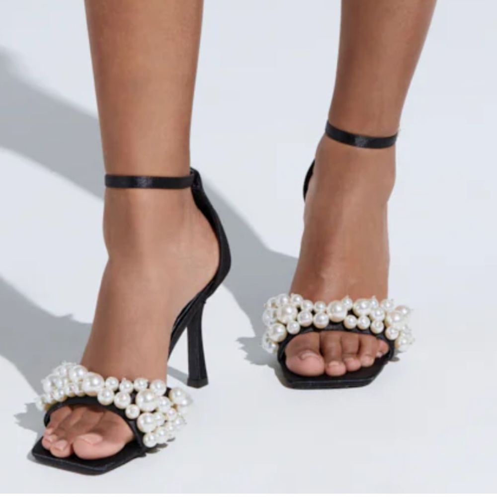 AZALEA WANG ROMILY BLACK WHITE PEARL SANDAL STILETTO - Picture 2 of 8